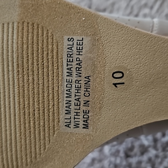 *NEW* DV by Dolce Vita Gerdy Wedge Bootie - Picture 11 of 13